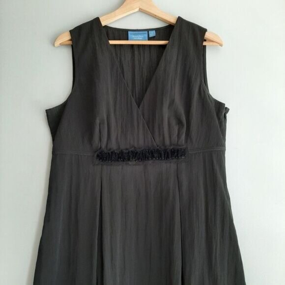 Simply VERA WANG Sleeveless Empire Waist Mini Dress Black Sz 14 - Picture 3 of 11